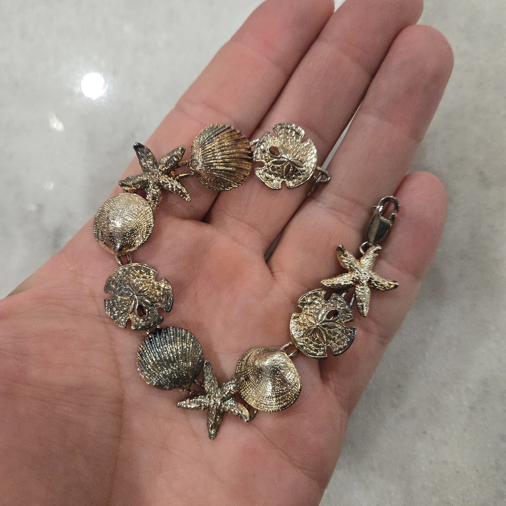 Gold and Silver Seashell Bracelet 7.5"